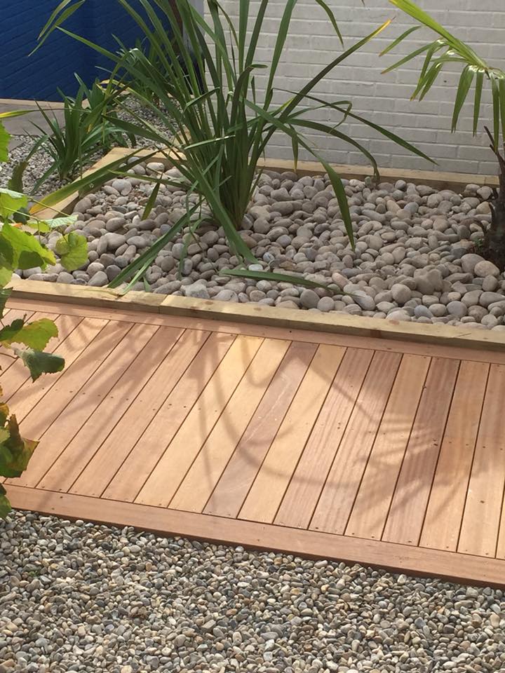 Garden Design - wooden decking walkway